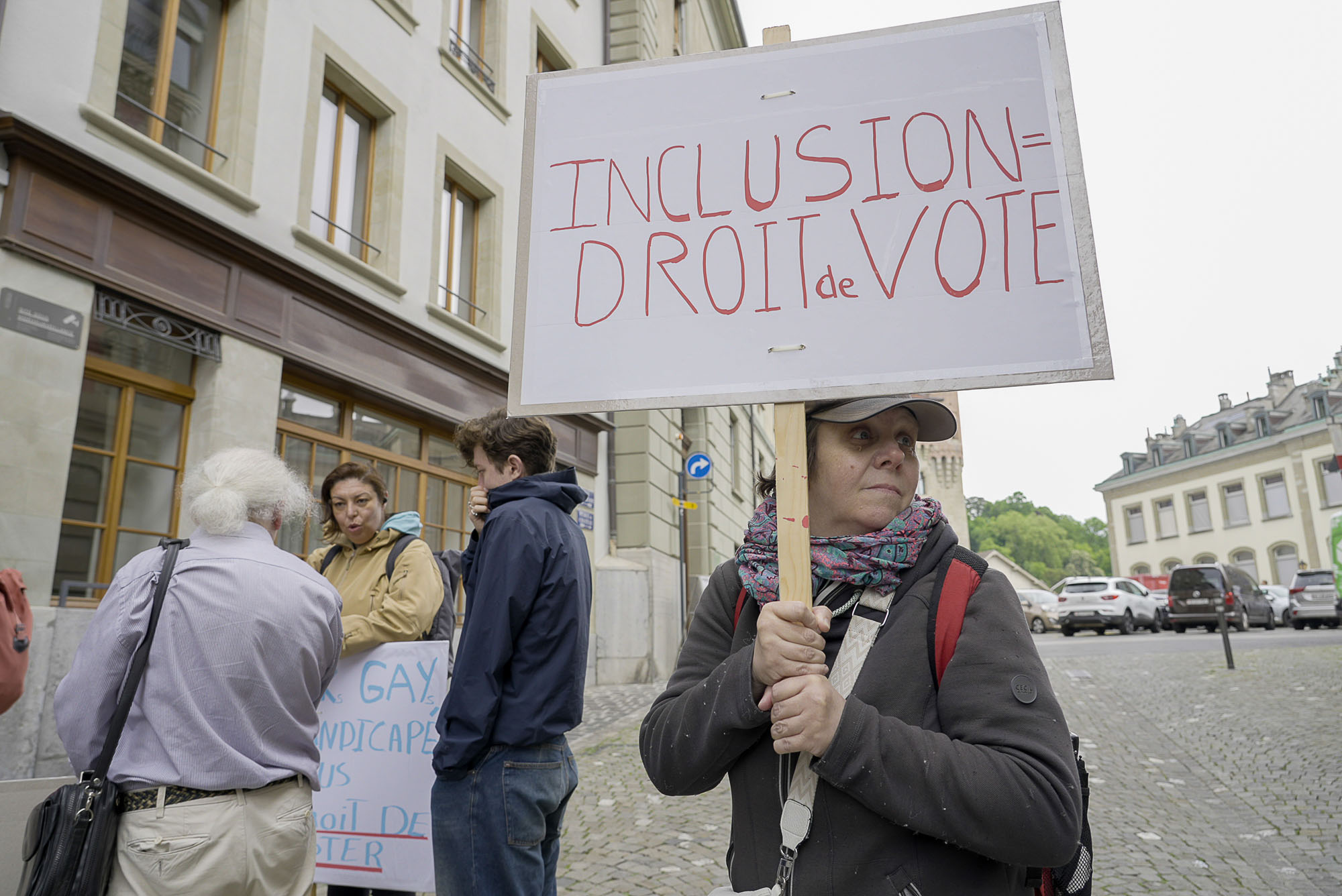 Des droits politiques pour tous !